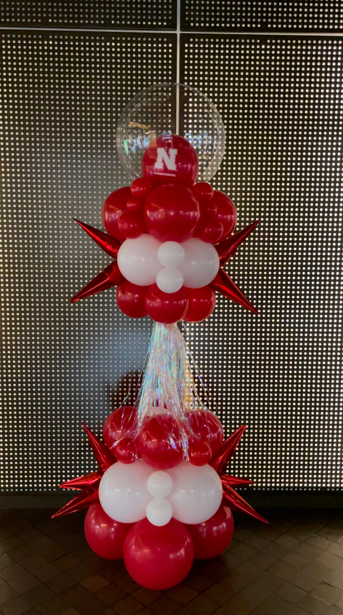 Balloon tower arrangement