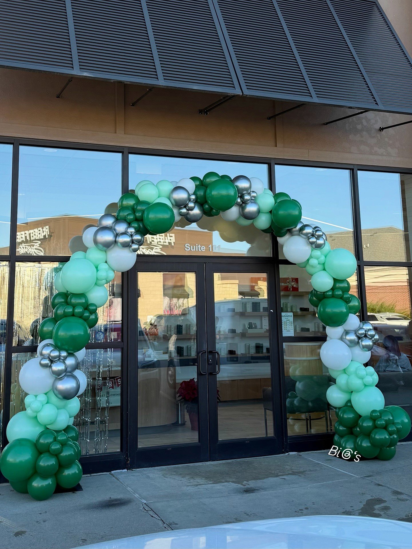 Rose gold quinceanera balloon display built in Lincoln, Nebraska