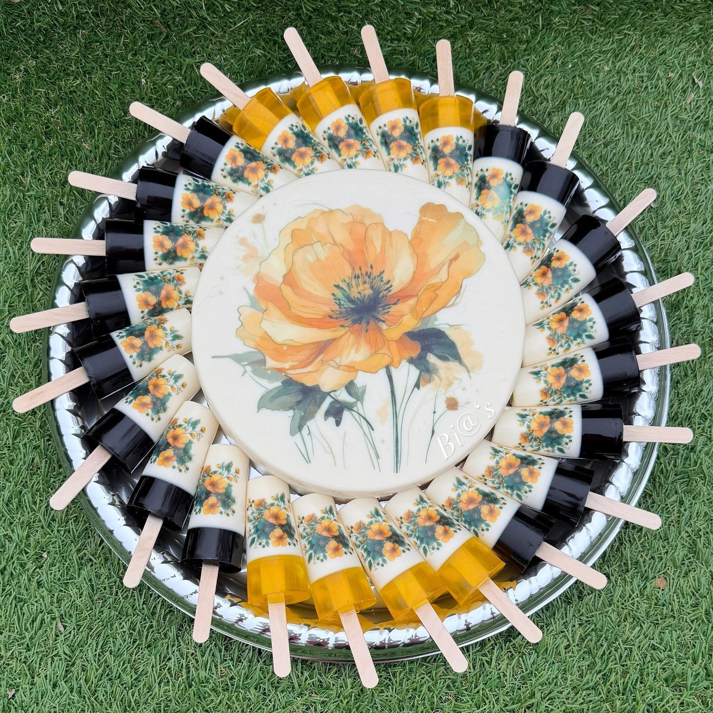 Black and gold floral gelatin pop platter for a Lincoln party